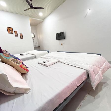 Karjat In Resort エクステリア 写真