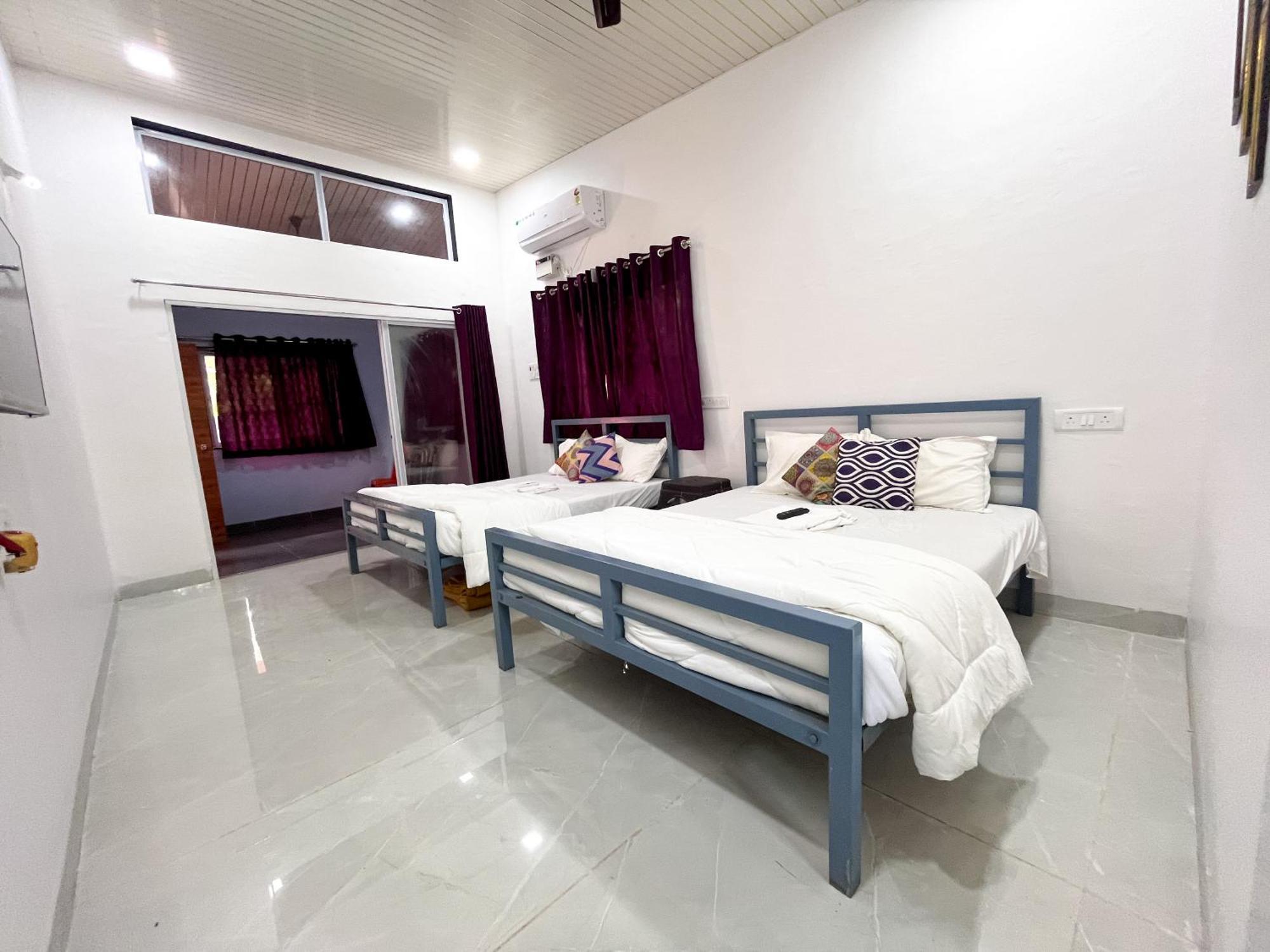 Karjat In Resort エクステリア 写真